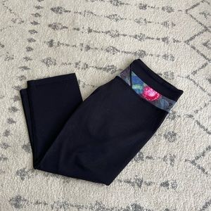 Lululemon wunder under crops size 8